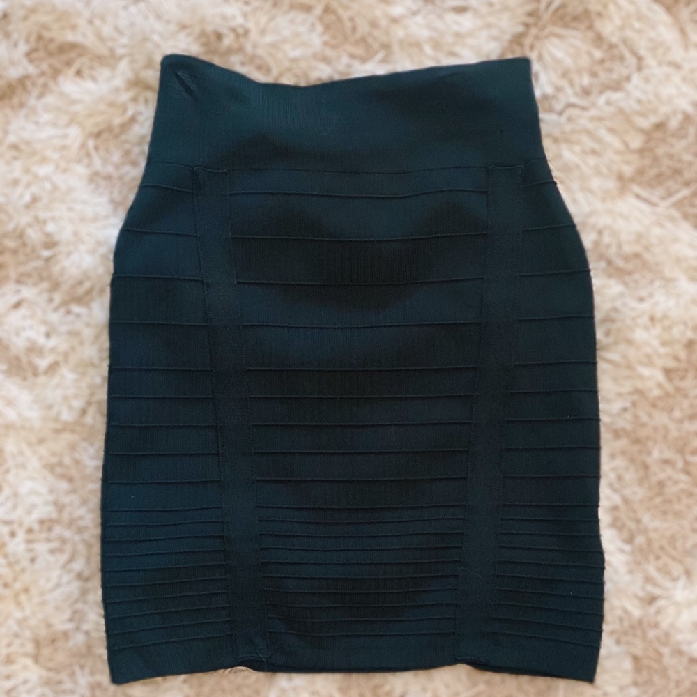 Small - bodycon black skirt